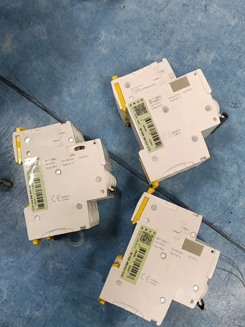 Schneider Electric A9F18302 Industrial Automation Component — product photo 5 of 5