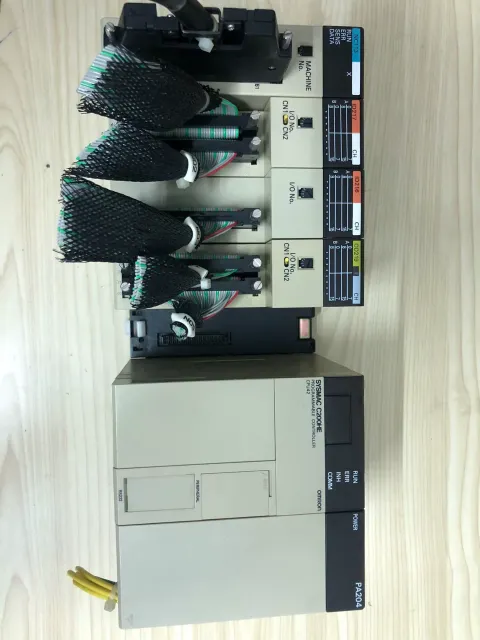 Omron C200HE-CPU42 / PA204 / NC113 / ID217 / ID216 / OD219 PLC Module product photo 1