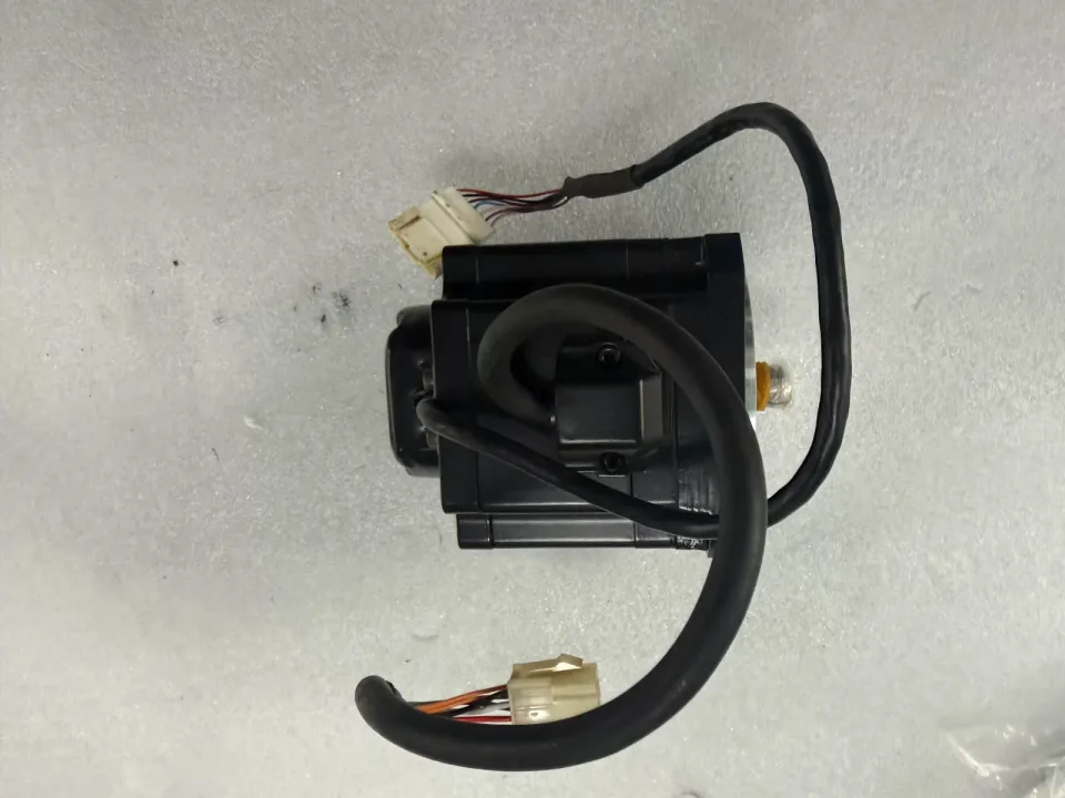 DAIHEN / SANYO DENKI P30B08010DBPD3 Motor & Drive Component product photo 1