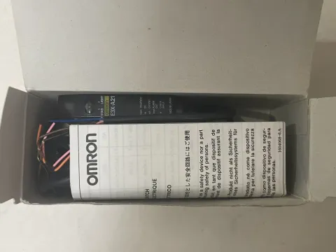 OMRON E3X-A21 Industrial Sensor product photo 3