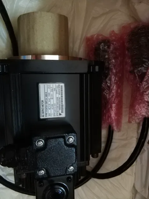 Yaskawa SGMGH-09PCA-AM14 Motor & Drive Component product photo 3