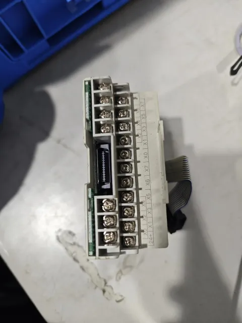 Mitsubishi Electric FX2N-16EX PLC Module — product photo 8 of 13