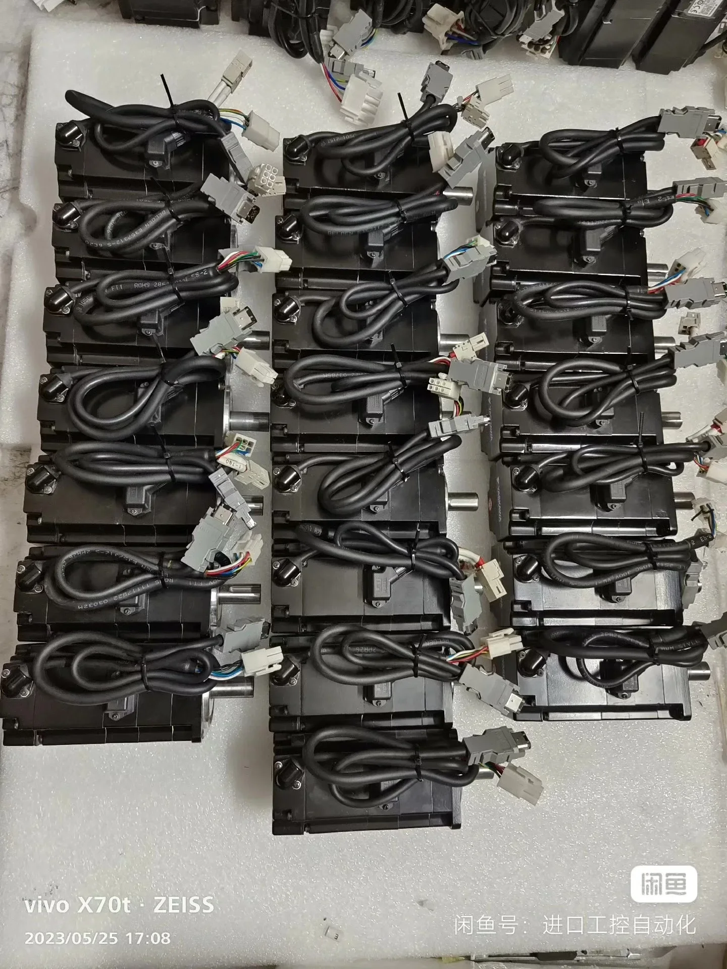 Yaskawa SGM7J-02AFC6E Motor & Drive Component product photo 1
