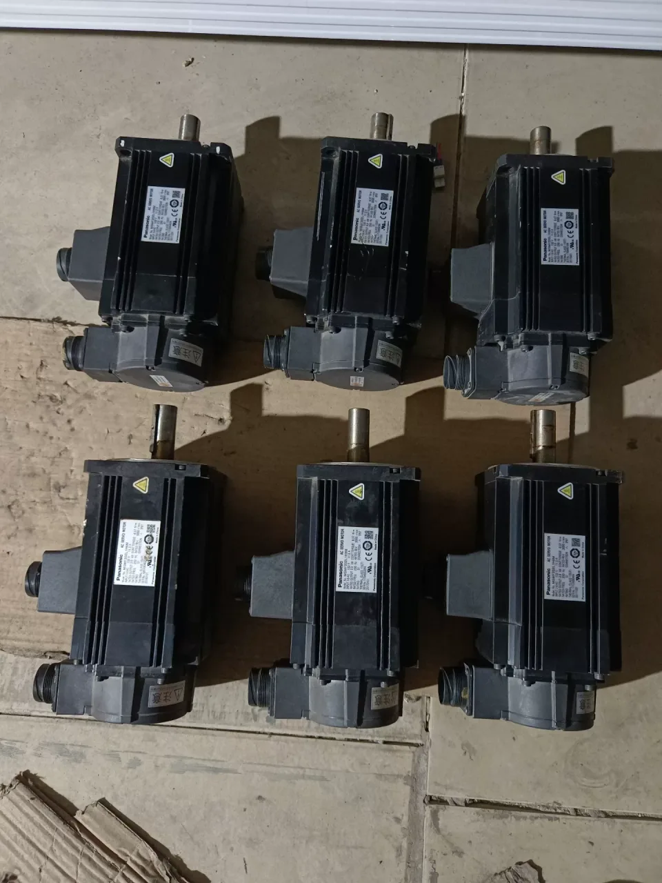 Panasonic MSMF202L1H6M Motor & Drive Component — product photo 1 of 18