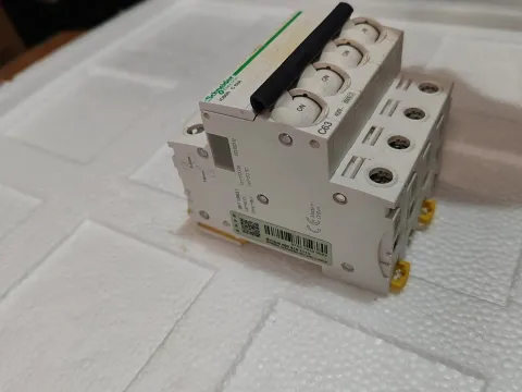 Schneider Electric iC65N 4P C63A Industrial Automation Component product photo 2