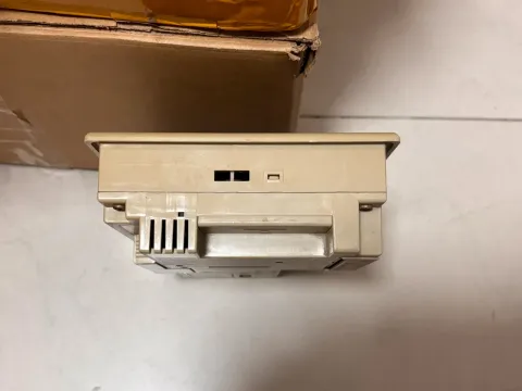 OMRON NT30-ST131 Industrial Automation Component — product photo 4 of 8