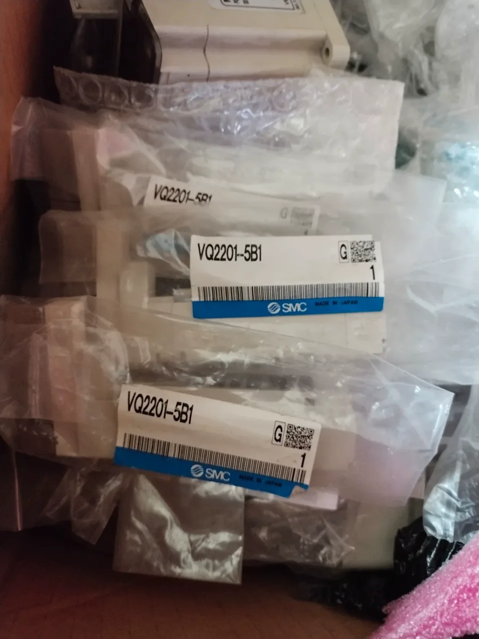 SMC VQ2201-5B1 Industrial Automation Component product photo 1