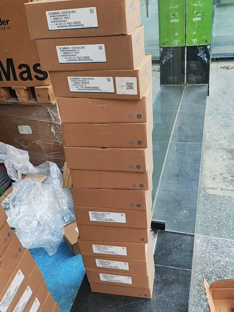 Yaskawa SGMMS-02A3C6S Motor & Drive Component product photo 1