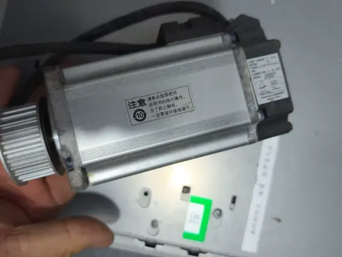 Panasonic MHMD042G1U Motor & Drive Component product photo 3