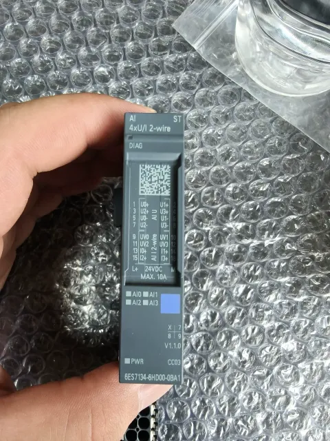 Siemens 6ES7134-6HD00-0BA1 Industrial Automation Component product photo 1