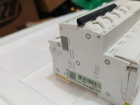 Schneider Electric iC65N 4P C25 + Vigi iC65 ELE 30mA Industrial Automation Component product photo 3