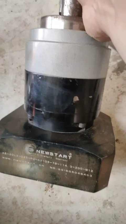 NEWSTART / 纽氏达特 AE120L2-025-P2-S2-35-79-114.3-200-M12 Industrial Automation Component product photo 1