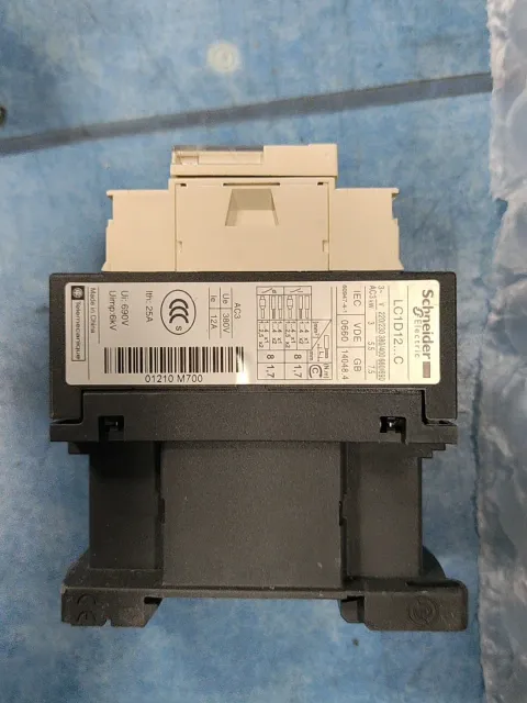 Schneider Electric LC1D12M7C Industrial Relay — product photo 6 of 7
