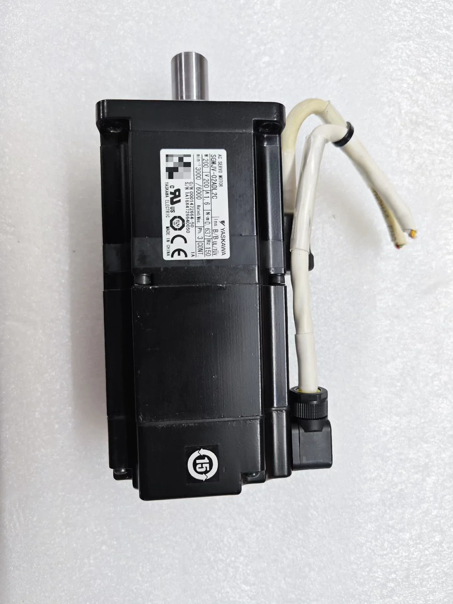 Yaskawa SGMJV-02ADL2C Motor & Drive Component — product photo 1 of 14