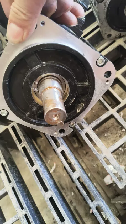 Yaskawa SGM7G-13AFC6C Motor & Drive Component product photo 8