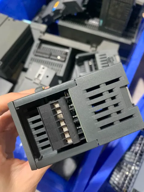 Siemens 6ES7288-3AR02-0AA0 PLC Module product photo 6