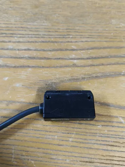 Omron E3S-LS3NW Industrial Sensor product photo 2