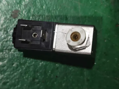 AirTAC 2V025-08 Industrial Automation Component product photo 4