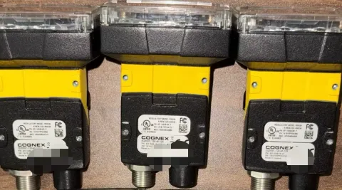 Cognex IS2000C-120-40-125 Industrial Sensor product photo 2