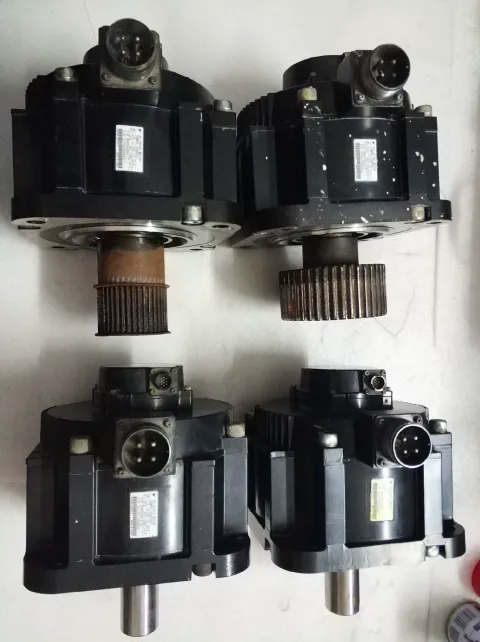 Yaskawa SGMGV-30ADC61 Motor & Drive Component — product photo 33 of 37