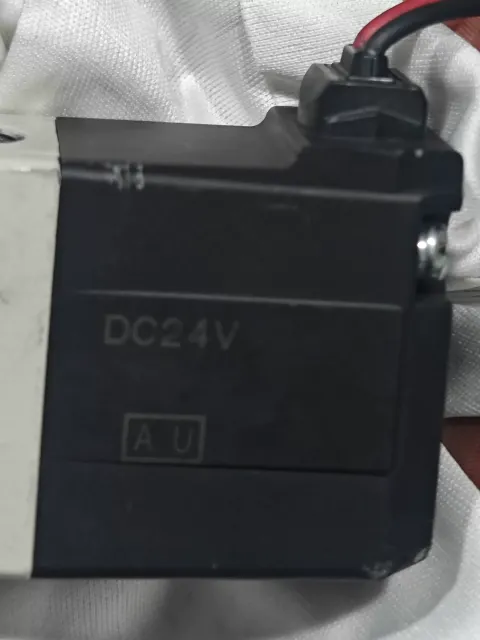 SMC VT307-5H1-02-F Industrial Automation Component product photo 2