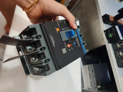 CHINT / 正泰 NXMLE-125S/4300A Industrial Automation Component product photo 7