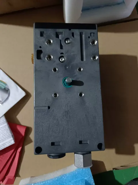 Siemens 6DR5010-0NN00-0AA0 Industrial Automation Component — product photo 16 of 18