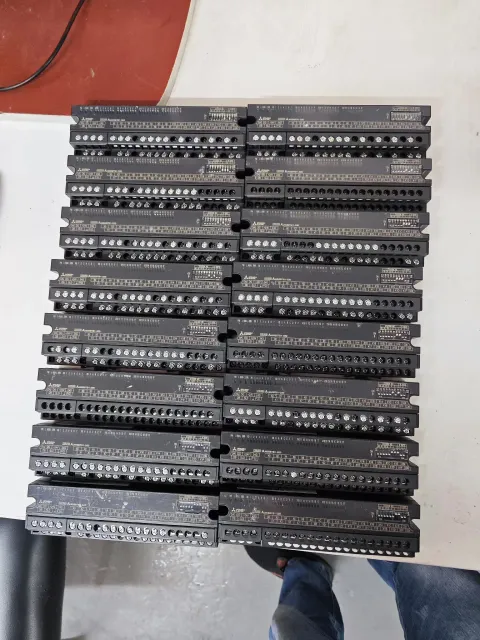 Mitsubishi Electric AJ65SBTB1-32D I/O Module — product photo 27 of 50