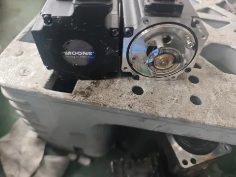 MOONS' SM3H-052ATBPV Motor & Drive Component product photo 3
