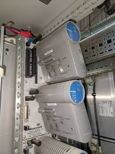 Honeywell 51308353-175 Industrial Automation Component — product photo 17 of 18