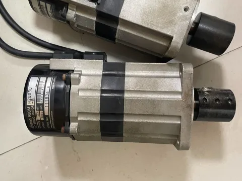 Omron R88M-H20030-B Motor & Drive Component product photo 1