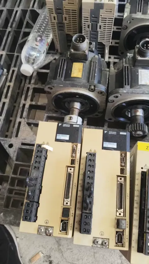Yaskawa SGDV-7R6A01A002000; SGMGV-09ADC61 Motor & Drive Component product photo 1