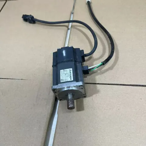 Mitsubishi Electric HC-KFS43 Motor & Drive Component — product photo 8 of 9