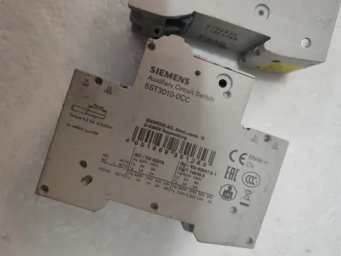 Siemens 5ST3010-0CC Industrial Sensor — product photo 3 of 11