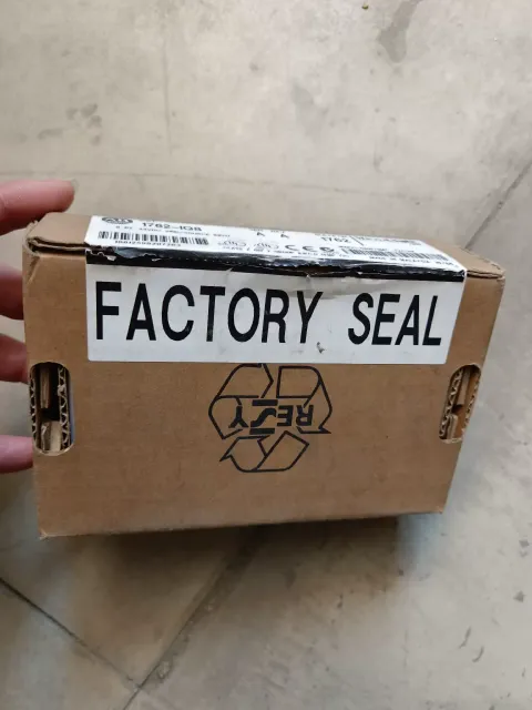 Allen-Bradley 1762-IQ8 Series A Industrial Automation Component product photo 2
