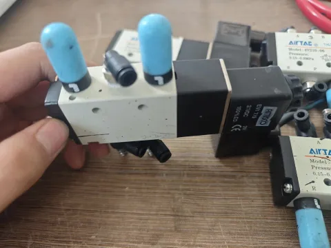AirTAC 4V210-06 Industrial Automation Component — product photo 9 of 19