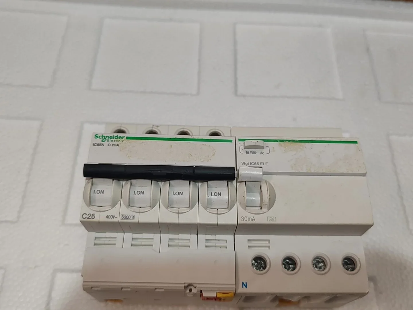 Schneider Electric iC65N 4P C25 + Vigi iC65 ELE 30mA Industrial Automation Component product photo 1