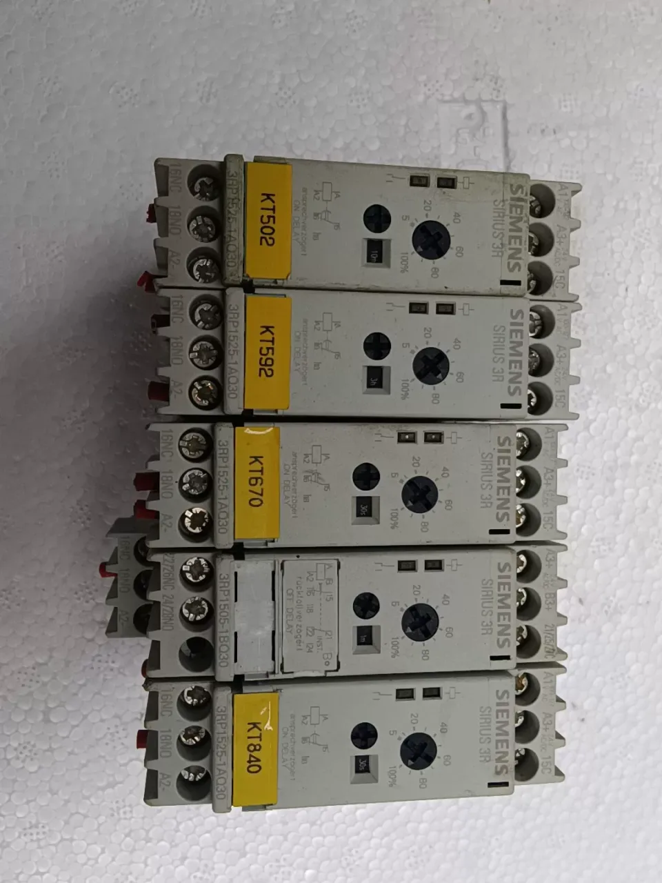 Siemens 3RP1525-1AQ30 / 3RP1505-1BQ30 Industrial Relay product photo 1