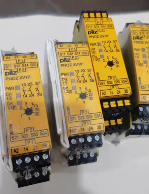 Pilz PNOZ XV1P 30/24VDC 2n/o 1n/o t / 777602 Industrial Relay product photo 5