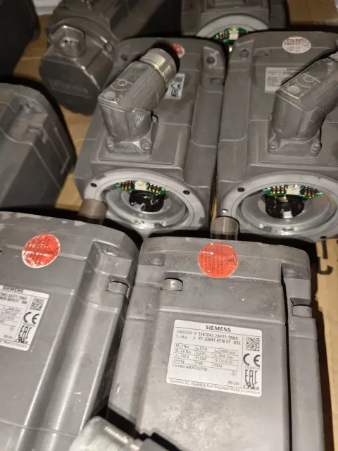 Siemens 1FK7042-2AF71-1RA0 Motor & Drive Component product photo 4