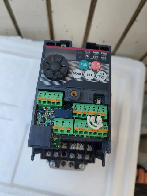 Mitsubishi Electric FR-D720S-0.75K-CHT Motor & Drive Component product photo 1